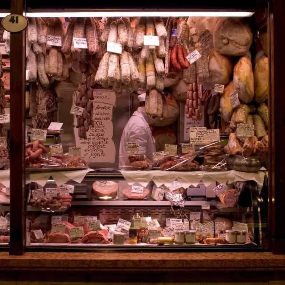 Smoked, Cured, Aged And Dehydrated Meat: Learn The Difference 2 Smoked, Cured, Aged And Dehydrated Meat: Learn The Difference 1