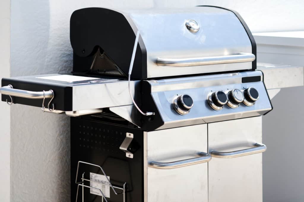 9 Types of BBQ Smokers (A Beginners Guide) 5 107442638 L