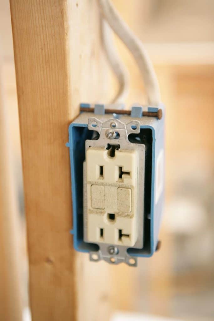 Fixing A Smoker That Trips The Breaker: A Useful Guide! 3 715336 L