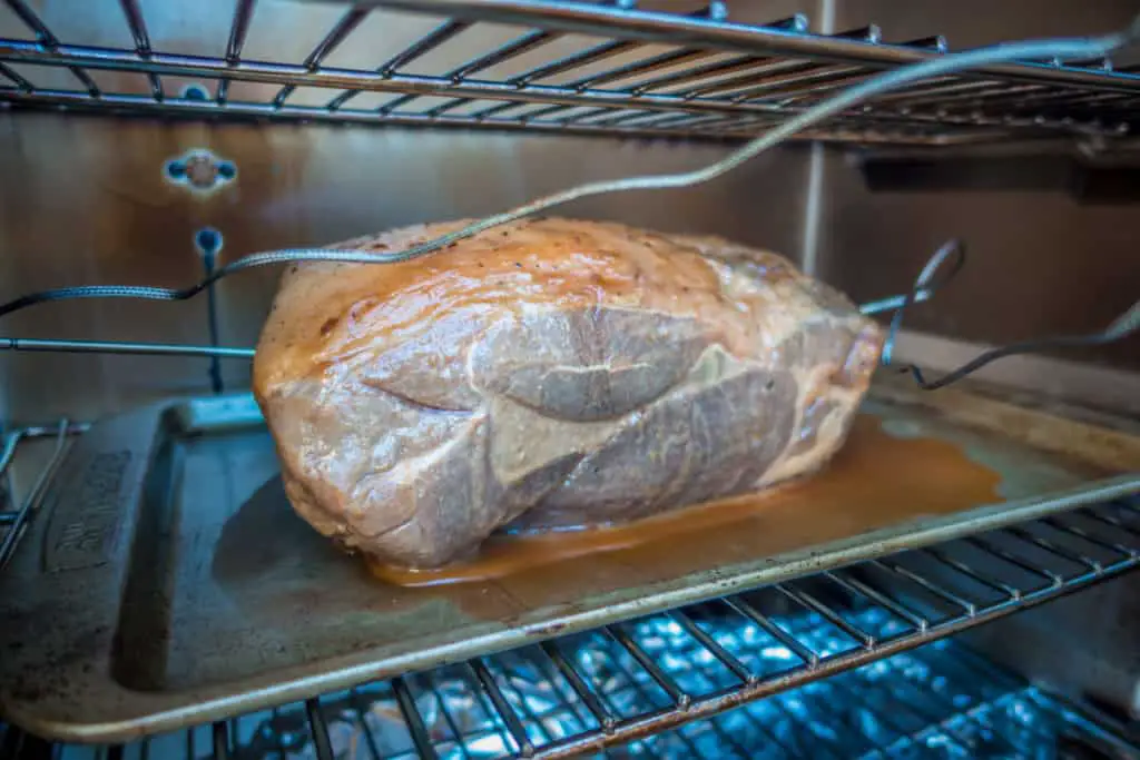How to Choose an Electric Smoker. What You Need to Know. 1 95912785 L