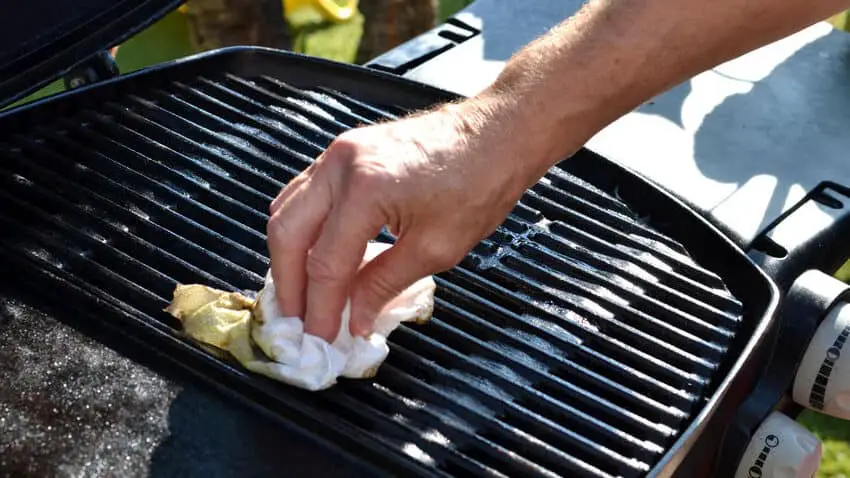 Why You Should Be Using a Water Pan in Your Smoker 5 87818644 S Edited